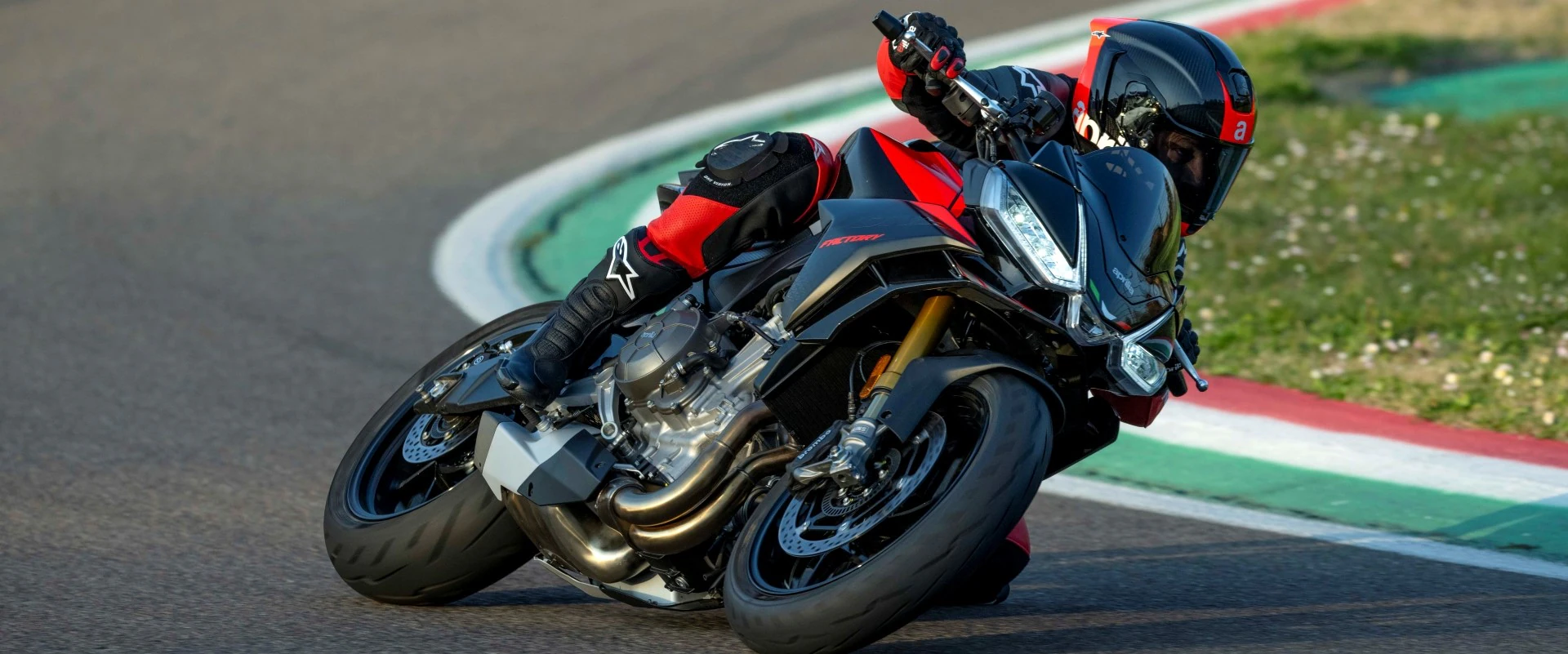 Aprilia Tuono 660 naked