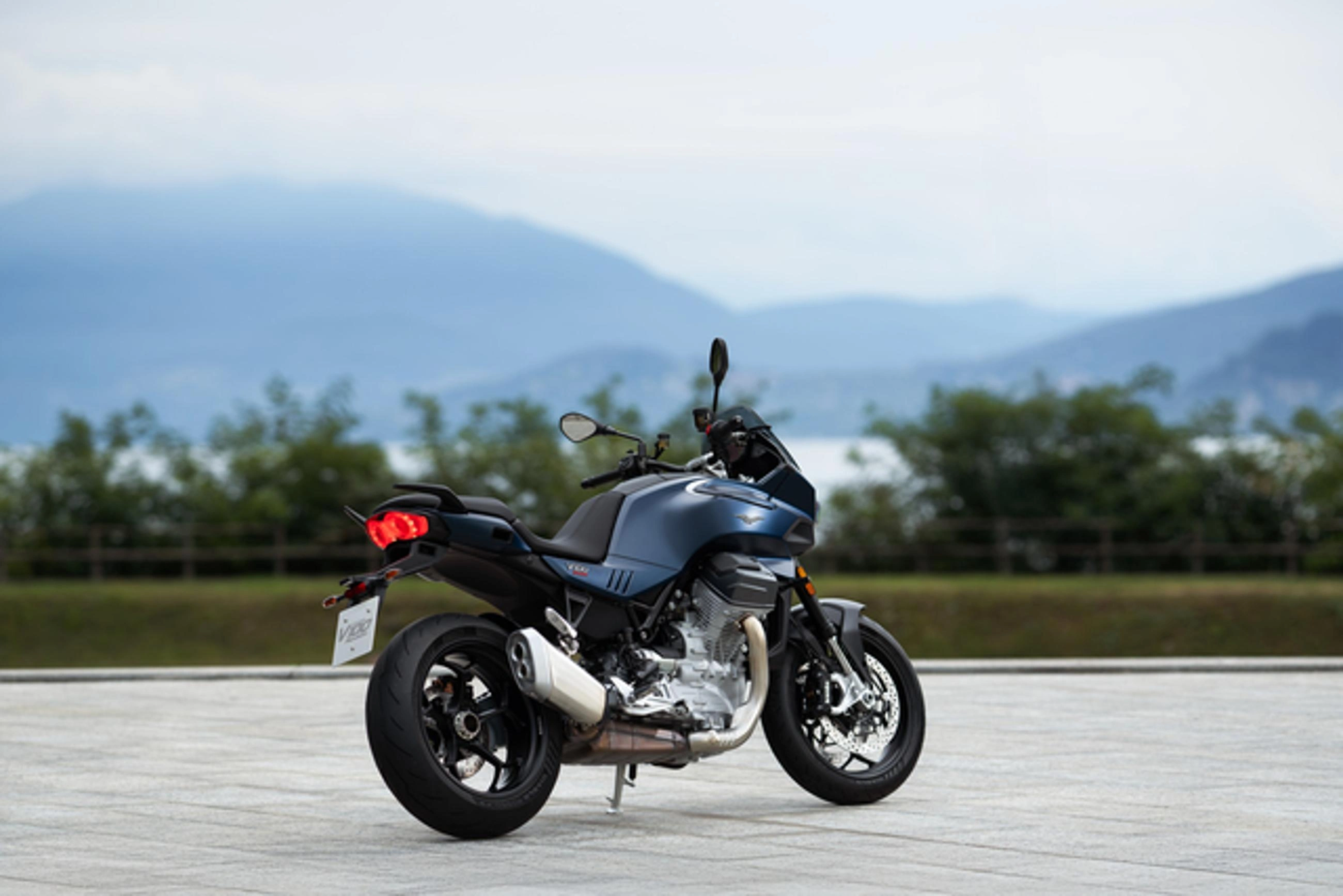 Moto Guzzi V100 Mandello on the road